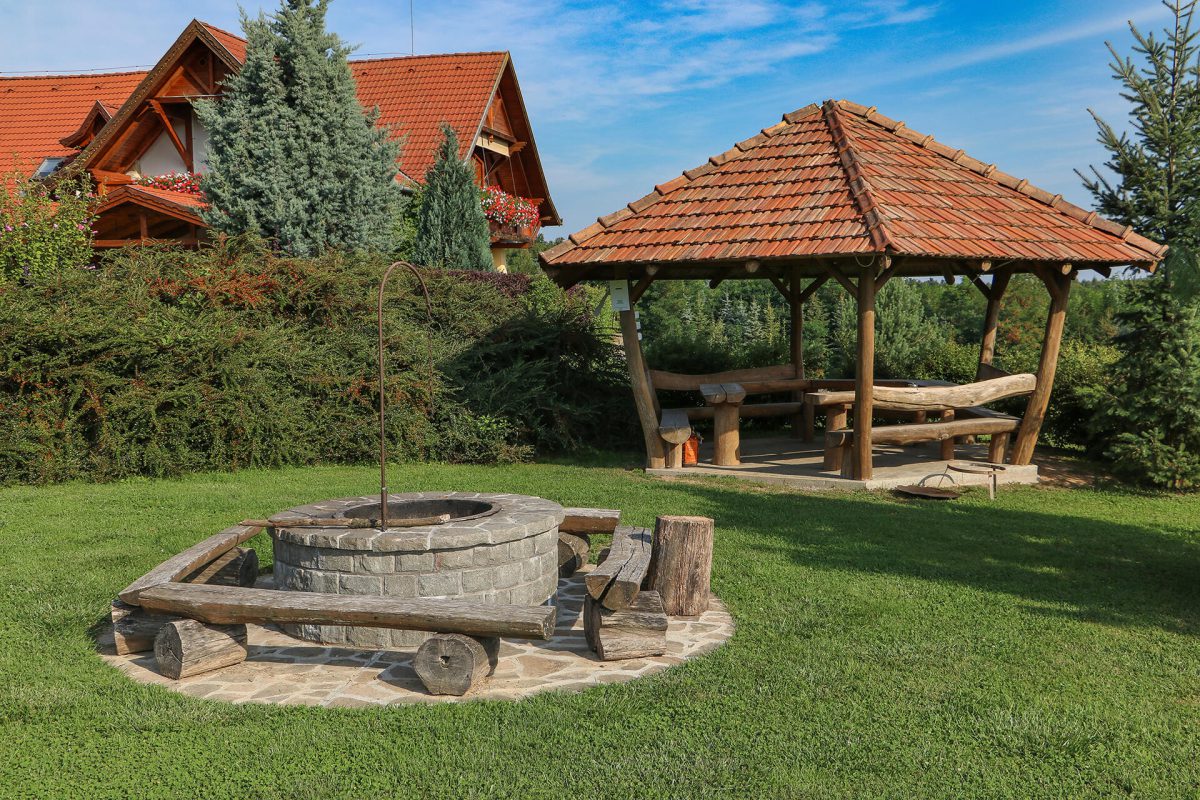 Főépület - Hanga vendégház 03