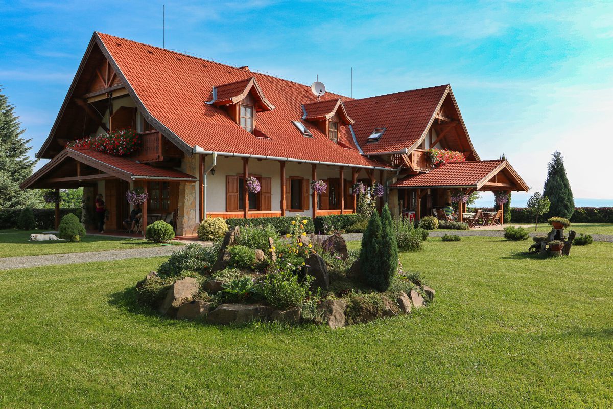 Főépület - Hanga vendégház 08