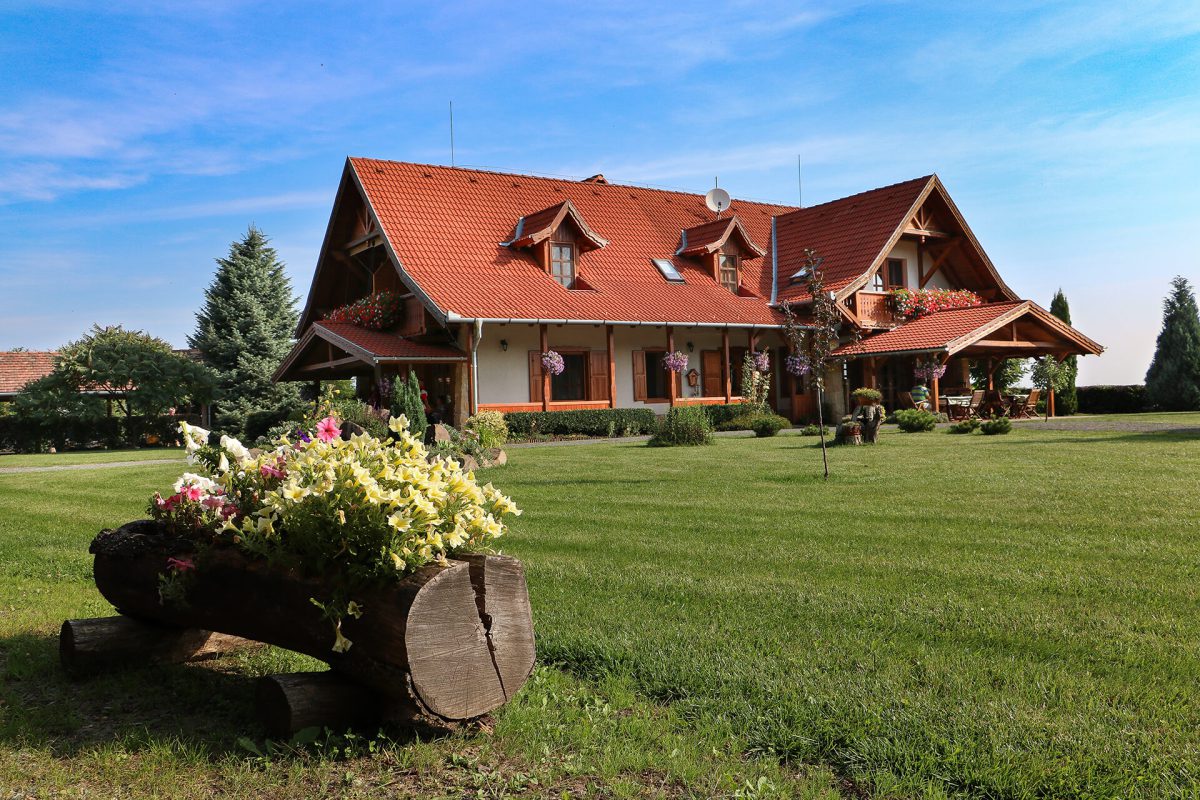 Főépület - Hanga vendégház 09