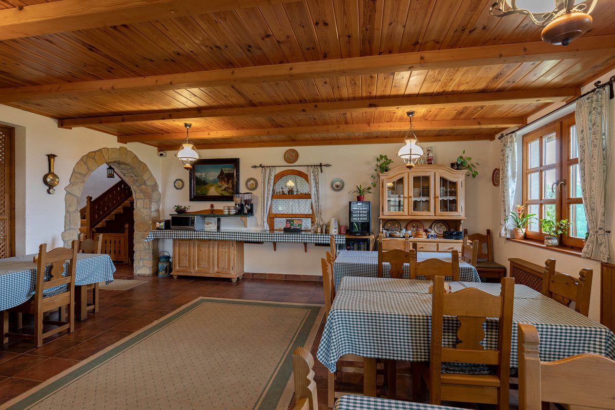 Főépület étkező - Hanga vendégház 02